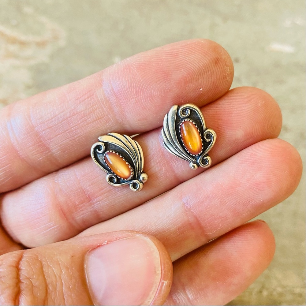 ♥️ Southwestern Style ♥️ Wheeler Alaska Sterling Silver & Shell Earrings
